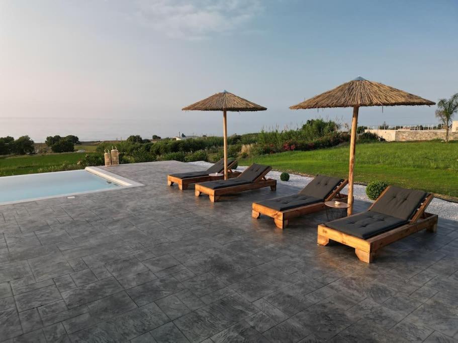 Blue Harmony Villa Dhramia Exterior photo